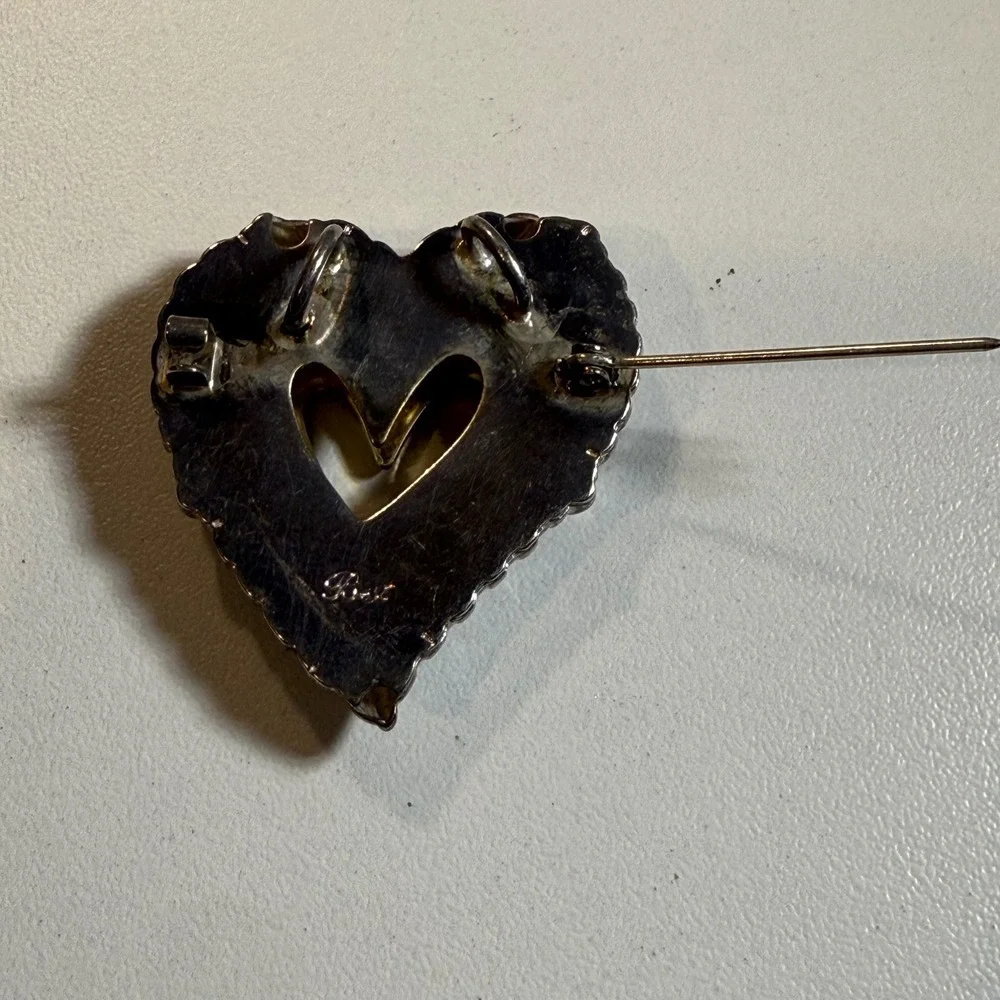 Vintage Rose Heart Brooch Pin Ribbed‎ Silver Tone Romantic Jewelry - Picture 3 of 4
